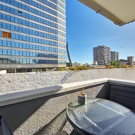 Secure, Close To Beaches, Promenade & Free Wi-Fi! Cape Town Luaran gambar