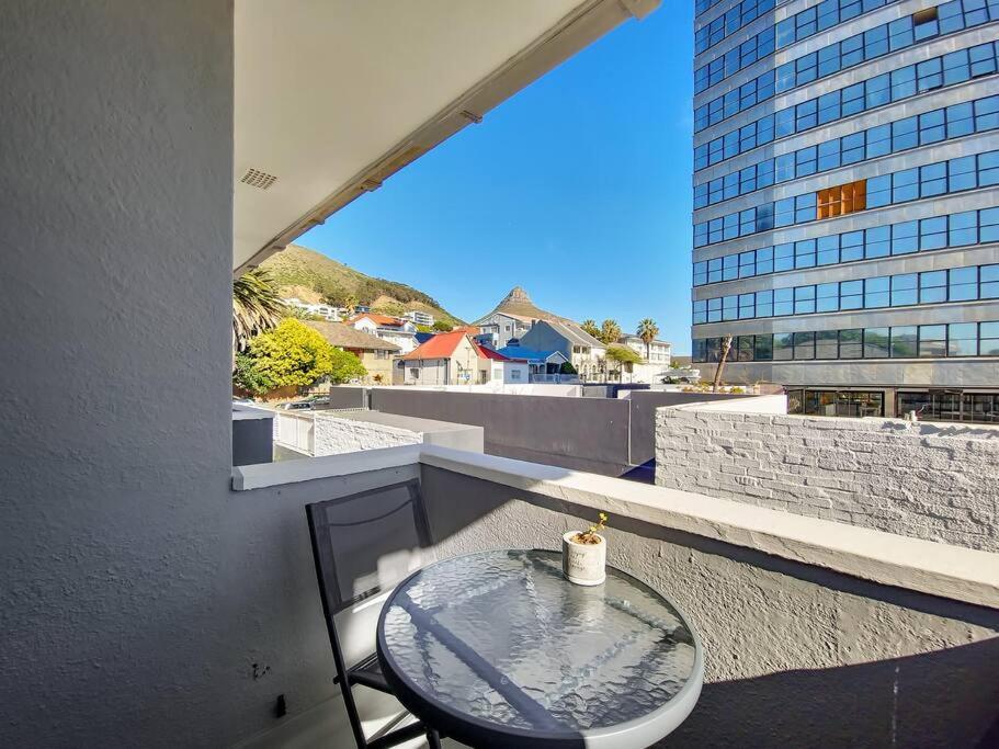 Secure, Close To Beaches, Promenade & Free Wi-Fi! Cape Town Luaran gambar