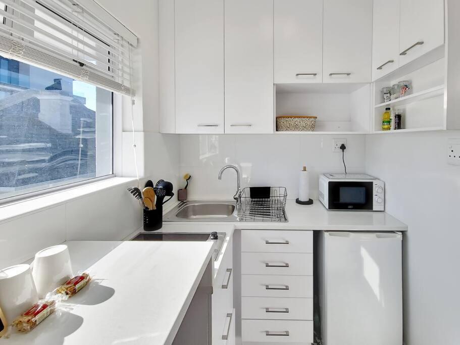 Secure, Close To Beaches, Promenade & Free Wi-Fi! Cape Town Luaran gambar