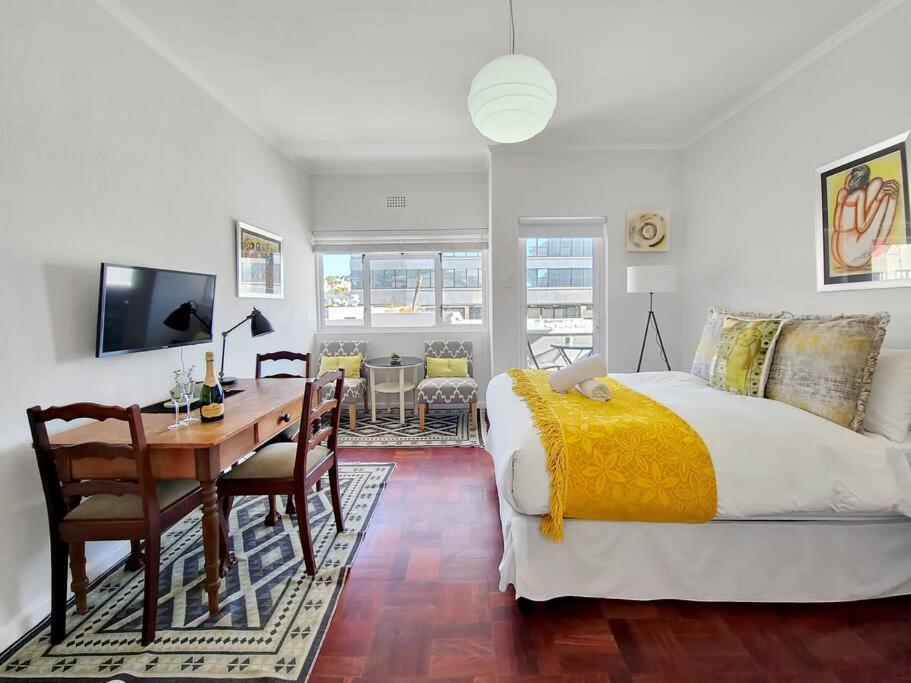 Secure, Close To Beaches, Promenade & Free Wi-Fi! Cape Town Luaran gambar